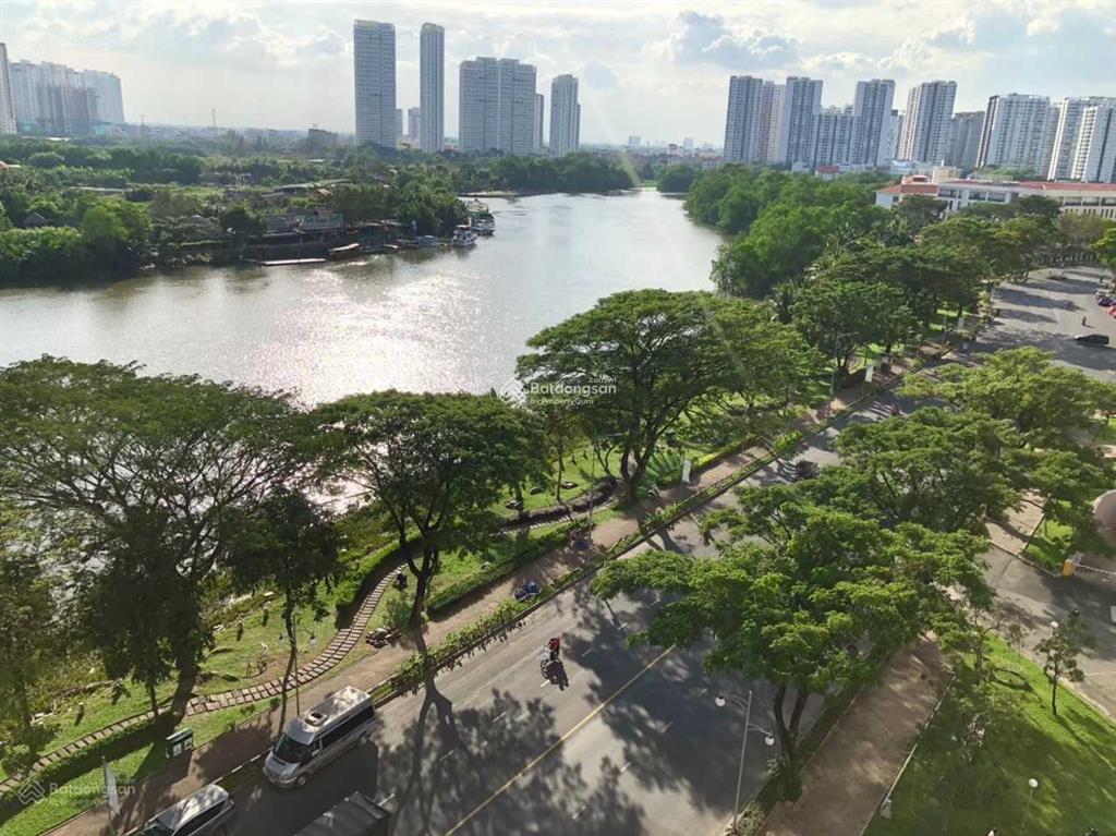 Cần cho thuê nhanh căn sân vườn the panorama 166m2 sân 40m2 view sông, giá 34tr/th.  0946 956 ***