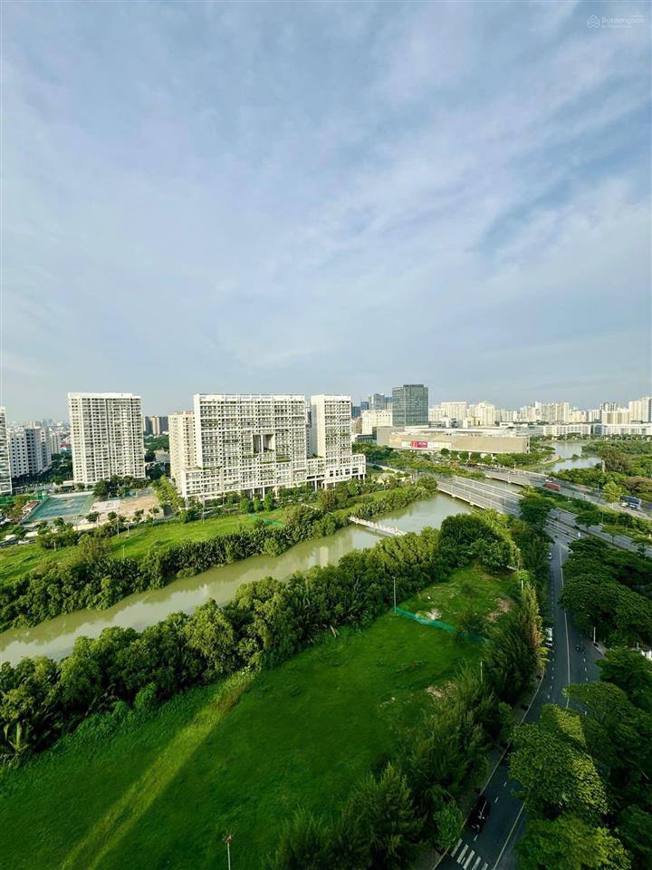 Bán gấp căn hộ cao cấp happy valley dt 115m2 view đẹp, giá 8,5 tỷ giá hời.  0946 956 ***