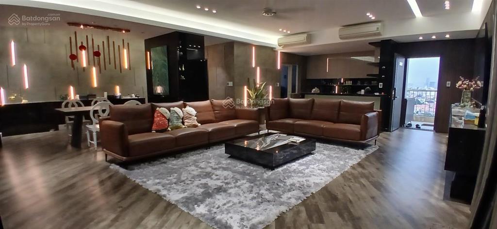Bán căn hộ riverpark residence, 135m2 view công viên giá 14,3 tỷ thương lượng.  0946 956 ***