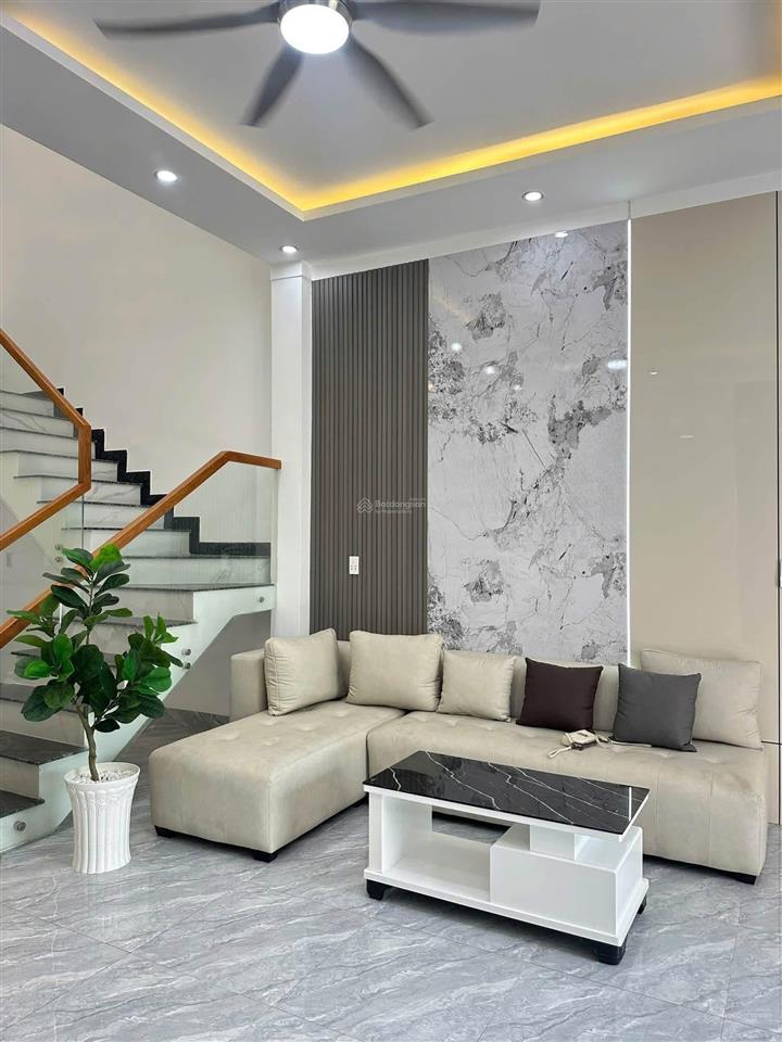 2,99 tỷ nhà 3 phòng ngủ, sân đậu ô tô tại kp2 trảng dài