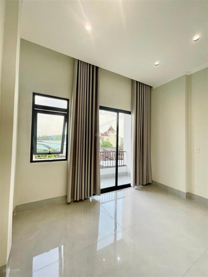 4 tỷ 680 triệu nhà hiện đại, sân ô tô 7m | tân hiệp