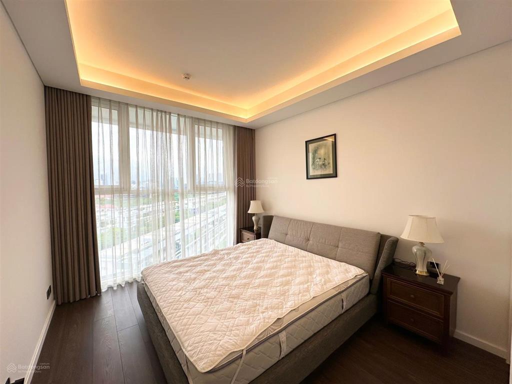 Bán căn hộ sarica 2 phòng ngủ, 107m2, full nội thất, kdt sala, giá 24 tỷ