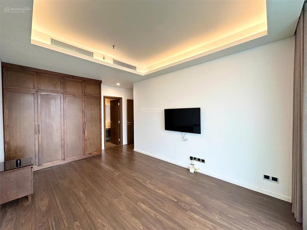 Bán căn hộ sarica 2 phòng ngủ, 107m2, full nội thất, kdt sala, giá 24 tỷ