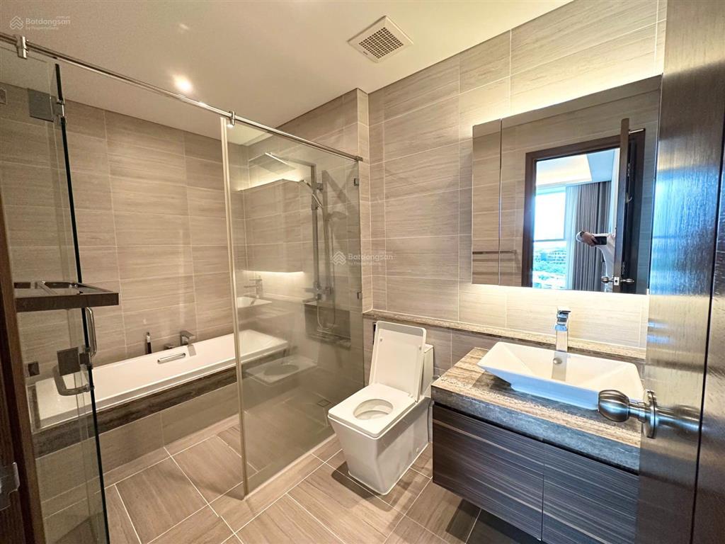 Bán căn hộ sarica 2 phòng ngủ, 107m2, full nội thất, kdt sala, giá 24 tỷ