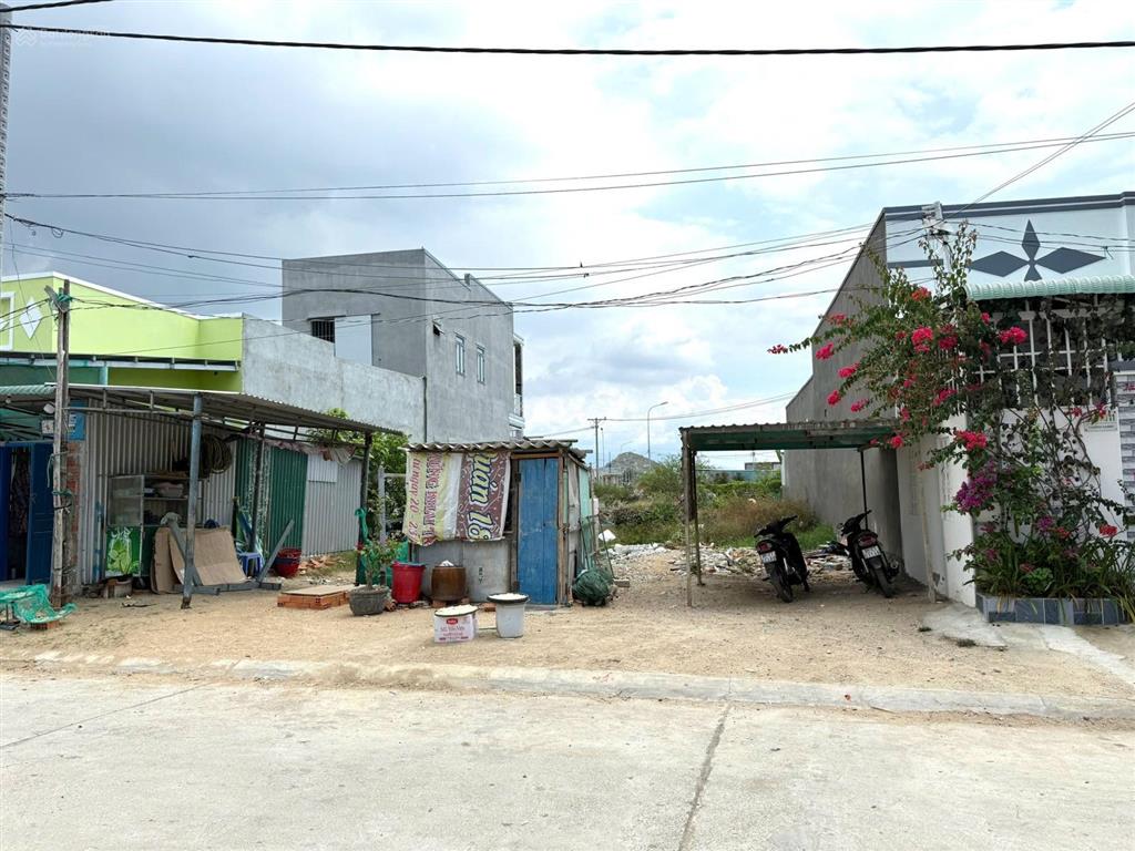 Chủ cần ra nhanh lô 147m2 sát biển đầm nại ninh chữ