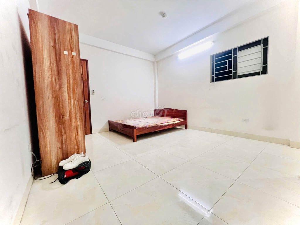 Nhà 5 tầng còn 3-4 Phòng 280 Xã đàn ( thông ngõ chợ khâm thiên )