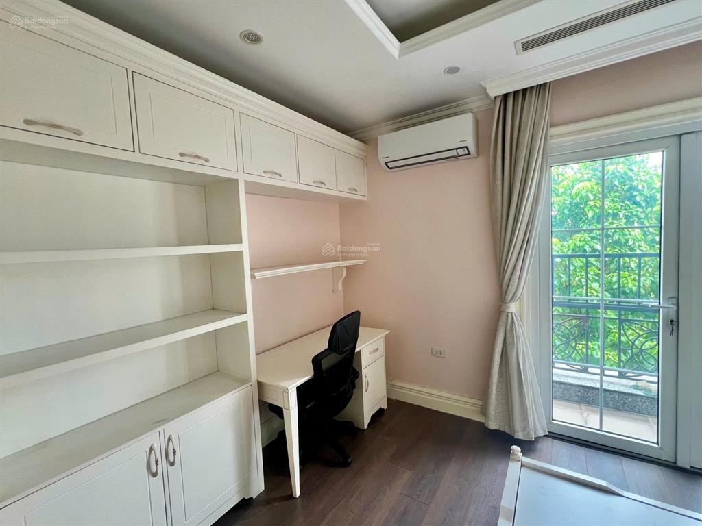 Chính chủ cho thuê biệt thự vinhomes riverside sông sinh thái sau nhà, full nội thất cao cấp