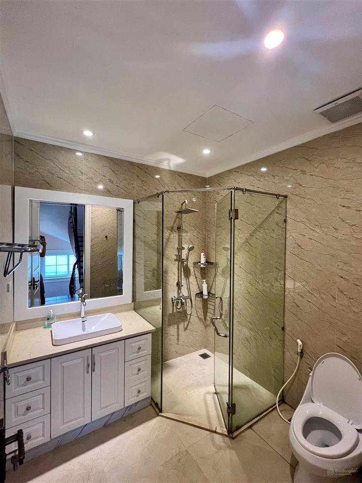Chính chủ cho thuê biệt thự vinhomes riverside sông sinh thái sau nhà, full nội thất cao cấp