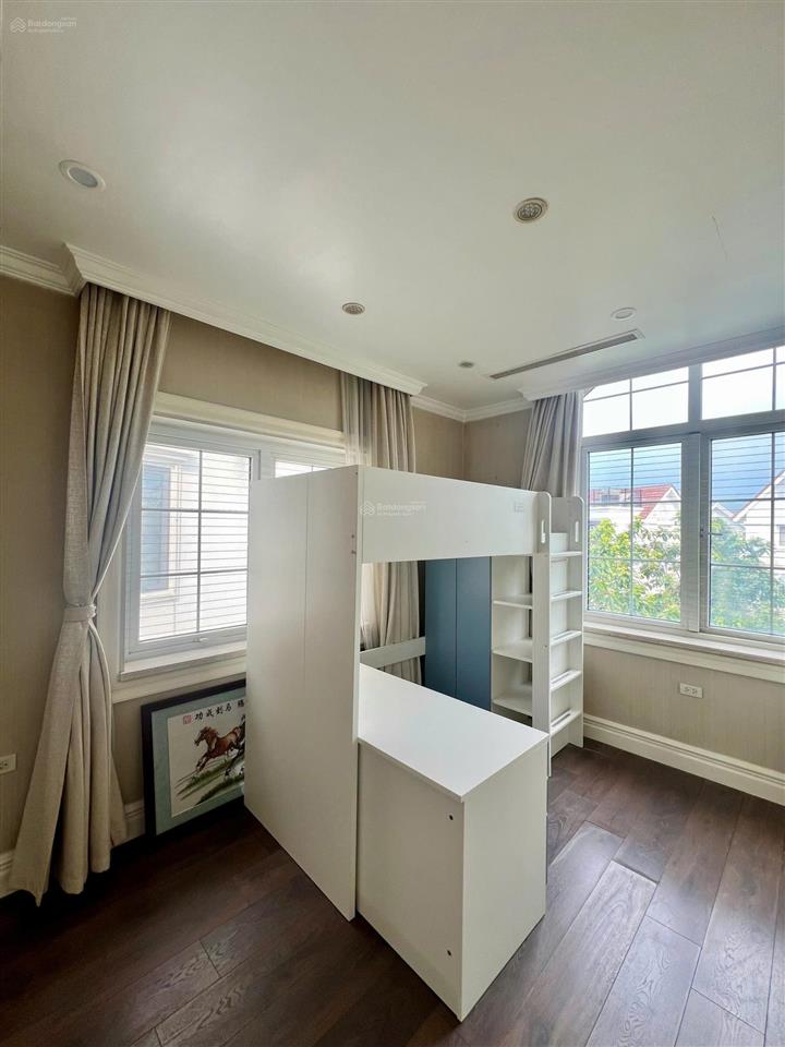Chính chủ cho thuê biệt thự vinhomes riverside sông sinh thái sau nhà, full nội thất cao cấp