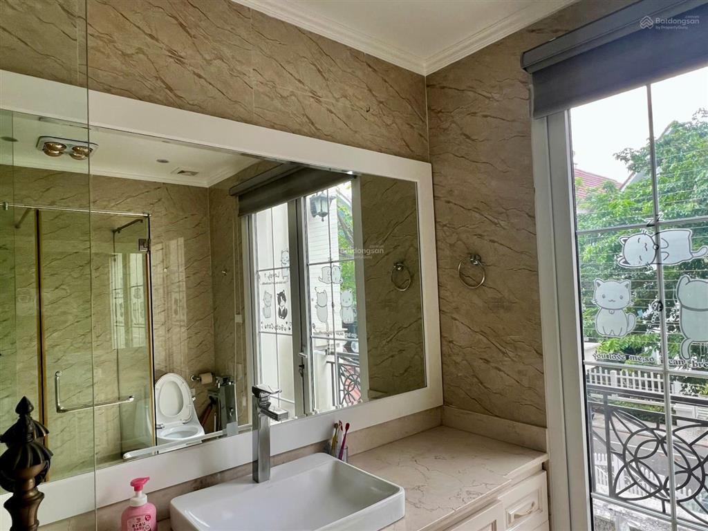 Chính chủ cho thuê biệt thự vinhomes riverside sông sinh thái sau nhà, full nội thất cao cấp