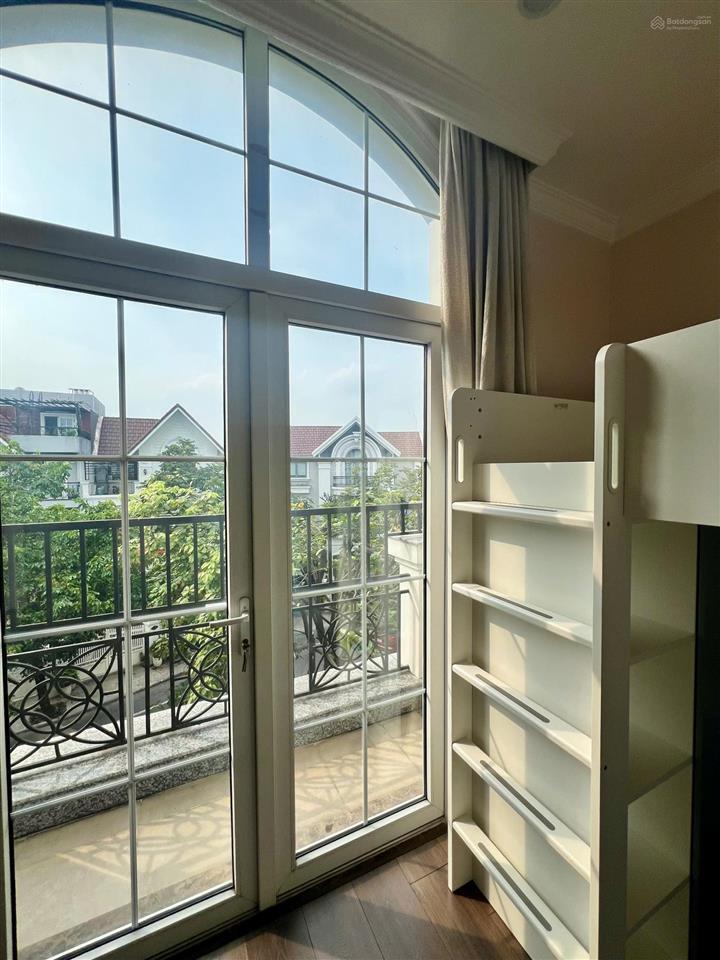 Chính chủ cho thuê biệt thự vinhomes riverside sông sinh thái sau nhà, full nội thất cao cấp