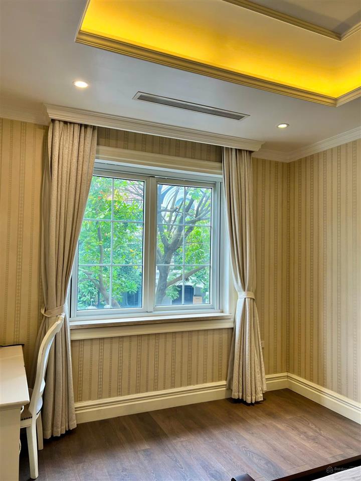Chính chủ cho thuê biệt thự vinhomes riverside sông sinh thái sau nhà, full nội thất cao cấp