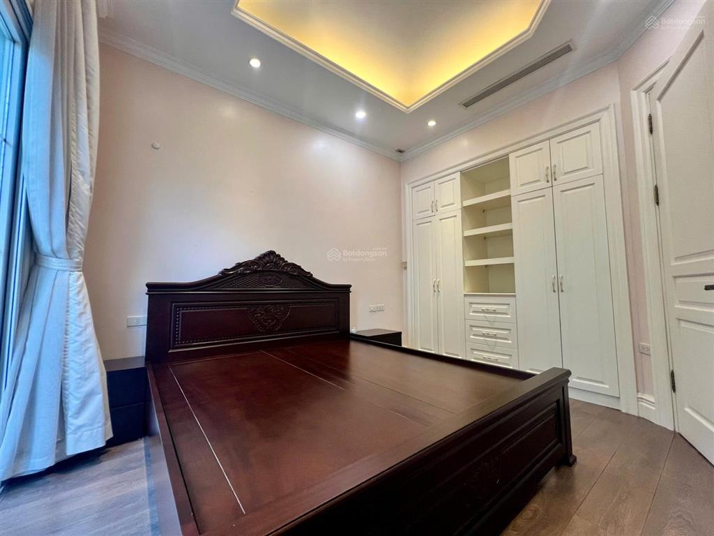 Chính chủ cho thuê biệt thự vinhomes riverside sông sinh thái sau nhà, full nội thất cao cấp