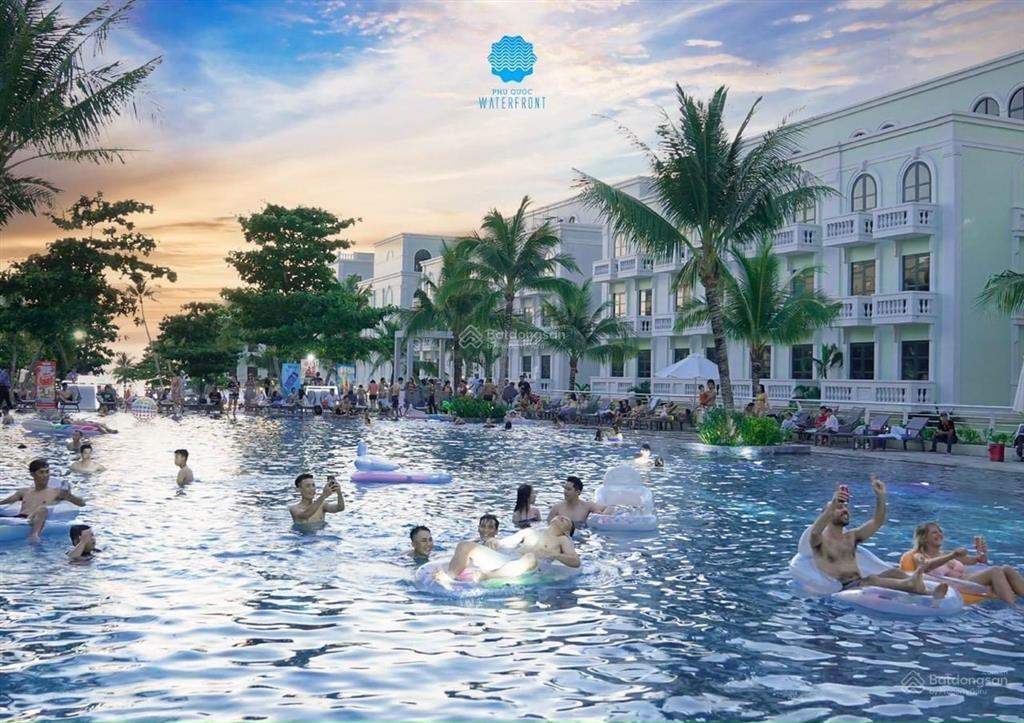 Giá gốc 15,7 tỷ, giá bán 13,5 tỷ waterfront 14 pn. siêu phẩm cách biển 50m. hiếm có được bán ra