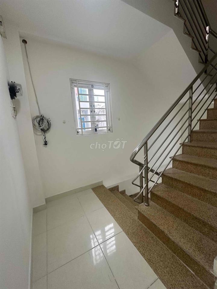 CHO THUÊ NHÀ MỚI 5 TẦNG MẶT TIỀN PHAN VĂN HÂN, P.17, Quận. BT GIÁ 39TR