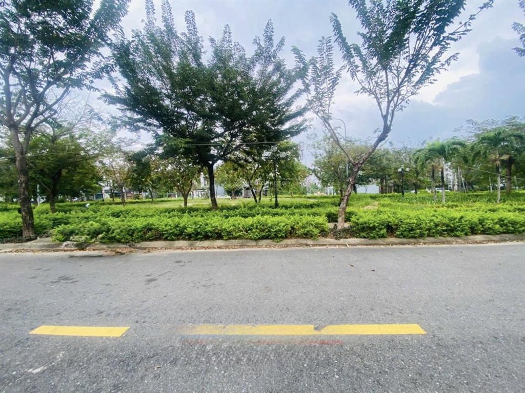 Đảo vip hòa xuân  đối diện công viên  trung lương 11  chỉ 7,3 tỷ
