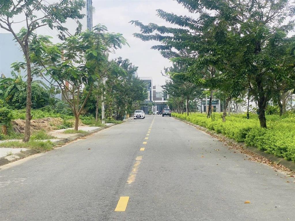 Đảo vip hòa xuân  đối diện công viên  trung lương 11  chỉ 7,3 tỷ