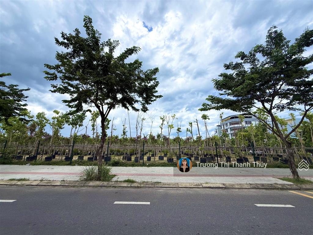 Đường 10,5m lê sỹ ngang 6m, view công viên