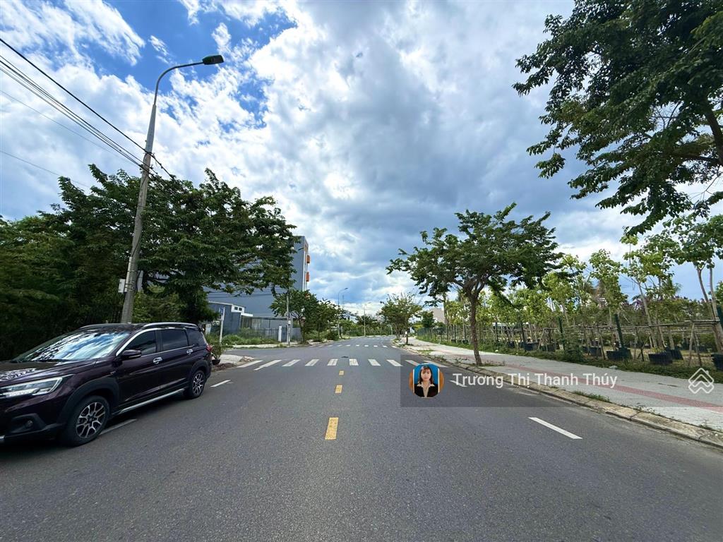 Đường 10,5m lê sỹ ngang 6m, view công viên