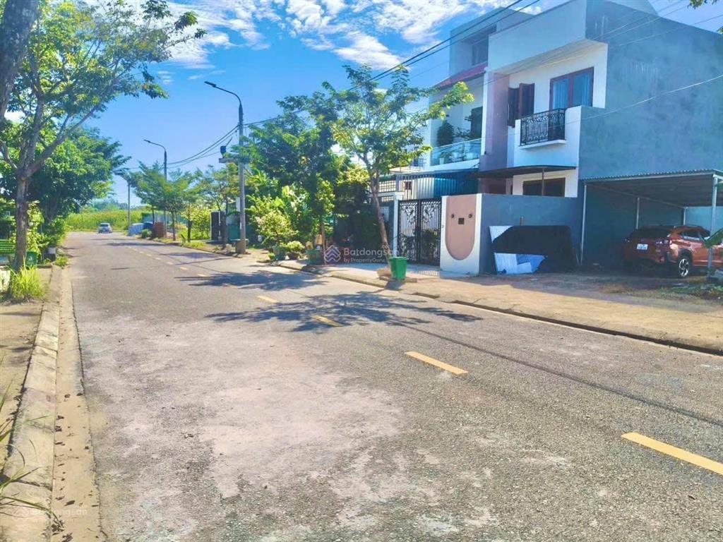 Bán đất bờ quan 24 khu đầm sen nam hòa xuân 100m giá 5 tỷ