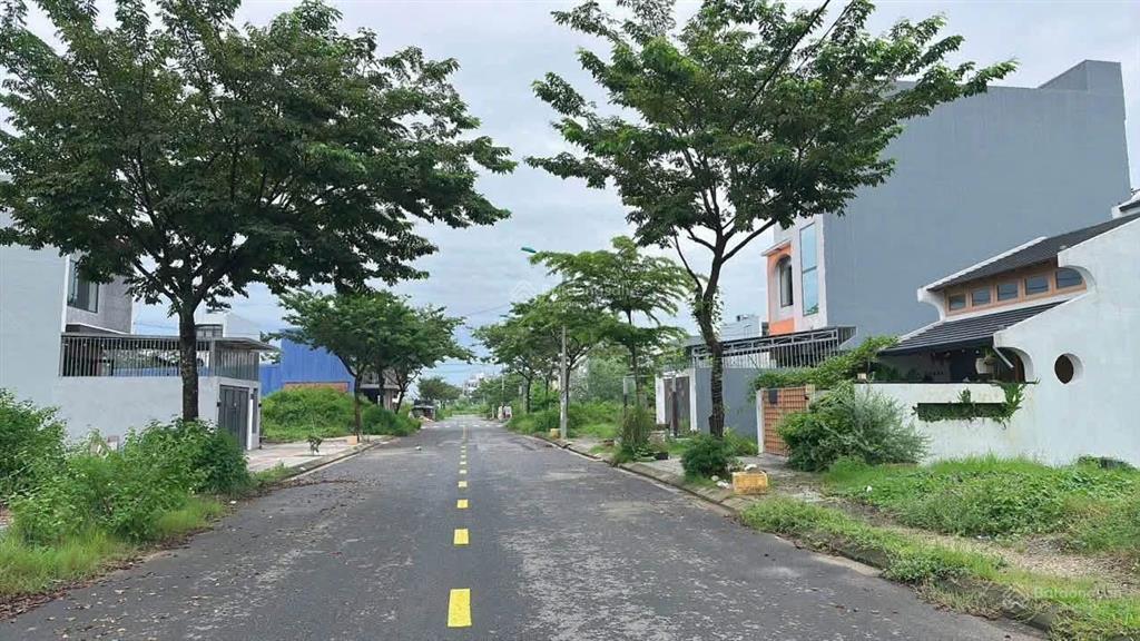 Bán đất đức tín nam hòa xuân | đông nam đường thông  nguyễn phước lan  chỉ 4,2 tỷ