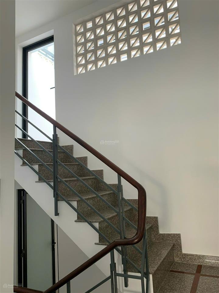 Bán nhà hxh 5m cách lotte quận 7 có 500m kết cấu 3 lầu, mới đẹp, khu dân trí cao, sổ hồng giá 8 tỷ