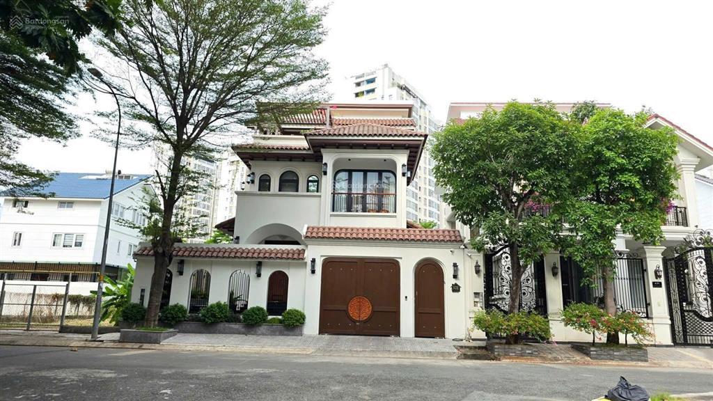 Bán đất sadeco khu nghỉ ngơi giải trí đối diện sc vivocity  vị trí vàng q7 giá rẻ