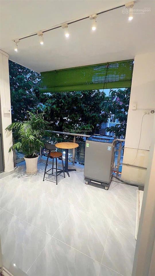 Cho thuê phòng căn hộ dịch vụ ngay trung tâm pmh. dt 30m có bếp, tottet full nội thất
