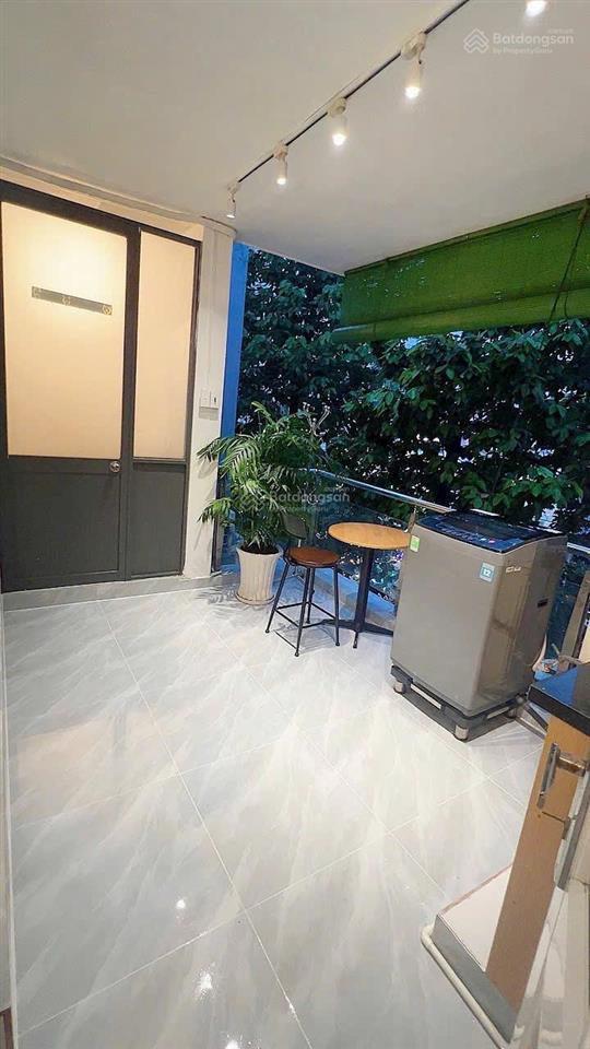 Cho thuê phòng căn hộ dịch vụ ngay trung tâm pmh. dt 30m có bếp, tottet full nội thất