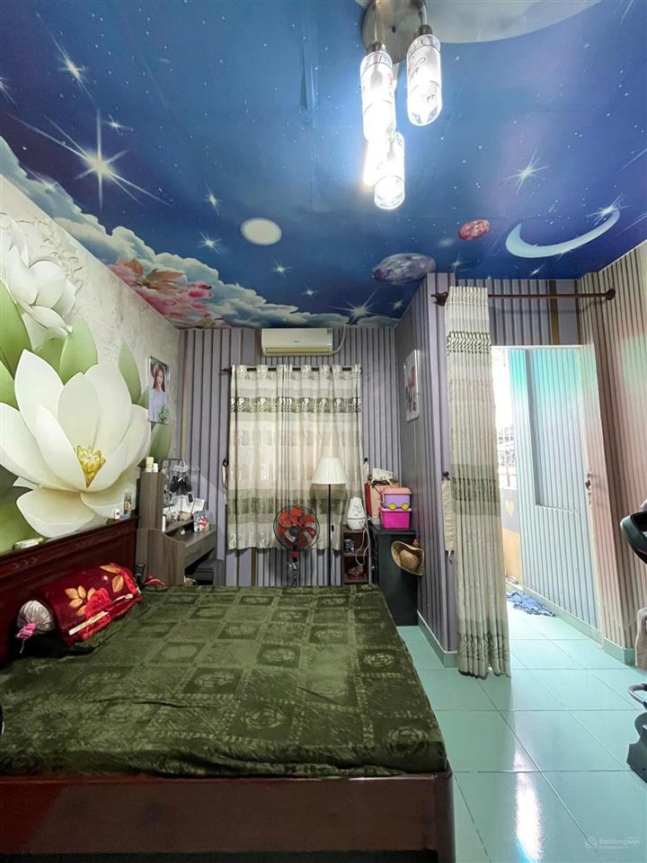 Bán nhà hxh cách lotte quận 7 500m, 1 trệt 2 lầu, mới đẹp, khu dân trí cao, sổ hồng giá 7 tỷ