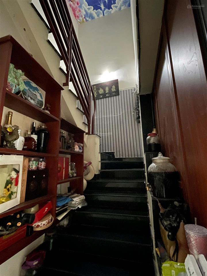 Bán nhà hxh cách lotte quận 7 500m, 1 trệt 2 lầu, mới đẹp, khu dân trí cao, sổ hồng giá 7 tỷ