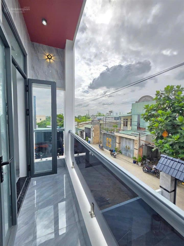 Bán nhà phố sổ hồng riêng 2 mặt tiền thái hòa tân uyên bình dương cũ