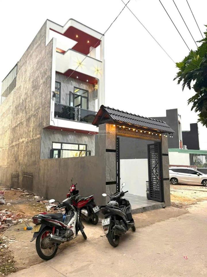 Bán nhà phố sổ hồng riêng 2 mặt tiền thái hòa tân uyên bình dương cũ