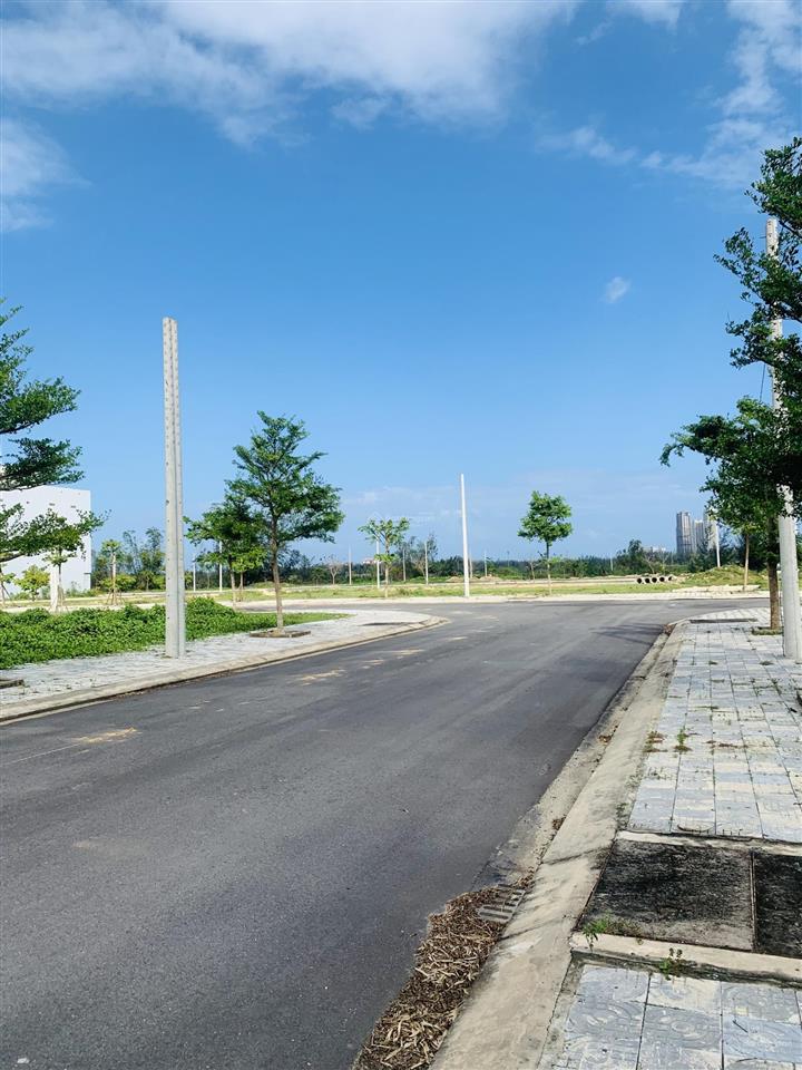 Gánh nặng ngân hàng! bán lô 171m2 ngang 7m đường 10m5 thông khu fpt, giá 5 tỷ (sổ hồng)