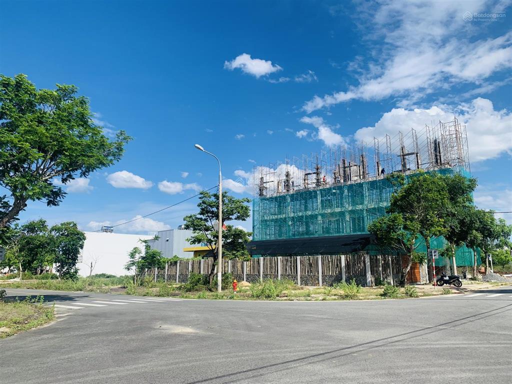 Deal tốt đầu tư! bán lô góc 184,3m2 cách đại học fpt và pct 400m, giá 4,7 tỷ