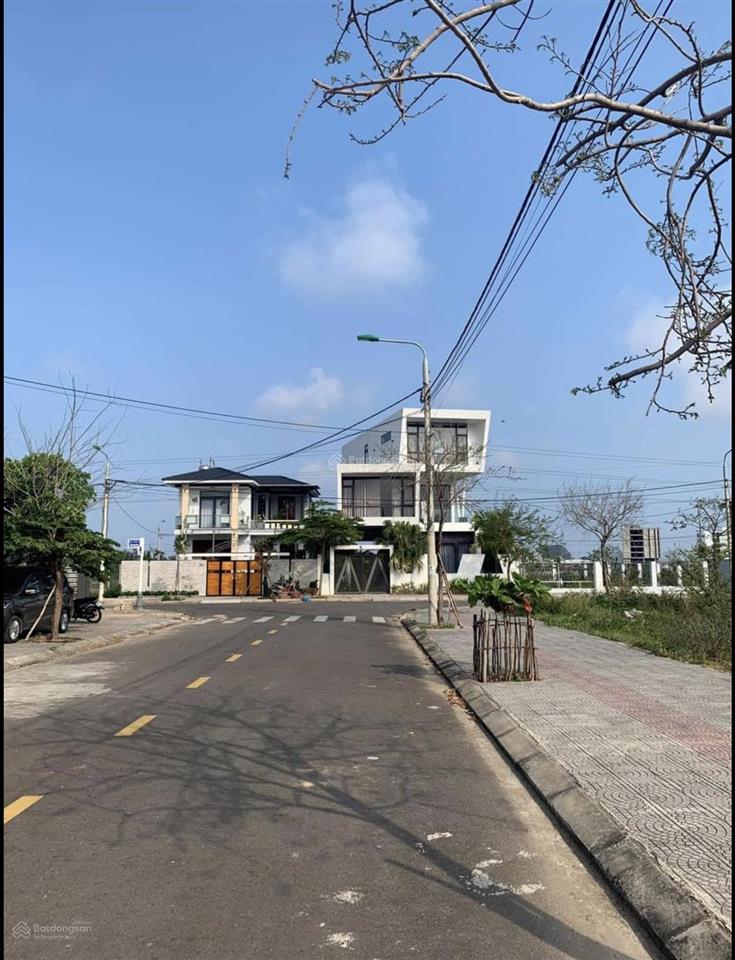 Cần bán gấp lô đất 10x29=290m2, đường rộng 34m văn tiến dũng, sát đh fpt, giá 8 tỷ (sổ hồng)