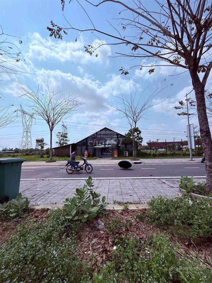 Chính chủ cần tiền bán nền b2.49 giá gốc, đã có sổ, view tttm, liền kề trục shophouse, cổng chính