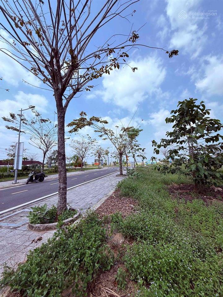 Chính chủ bán nền b2.49 dragon pearl view tttm, liền kề ora park