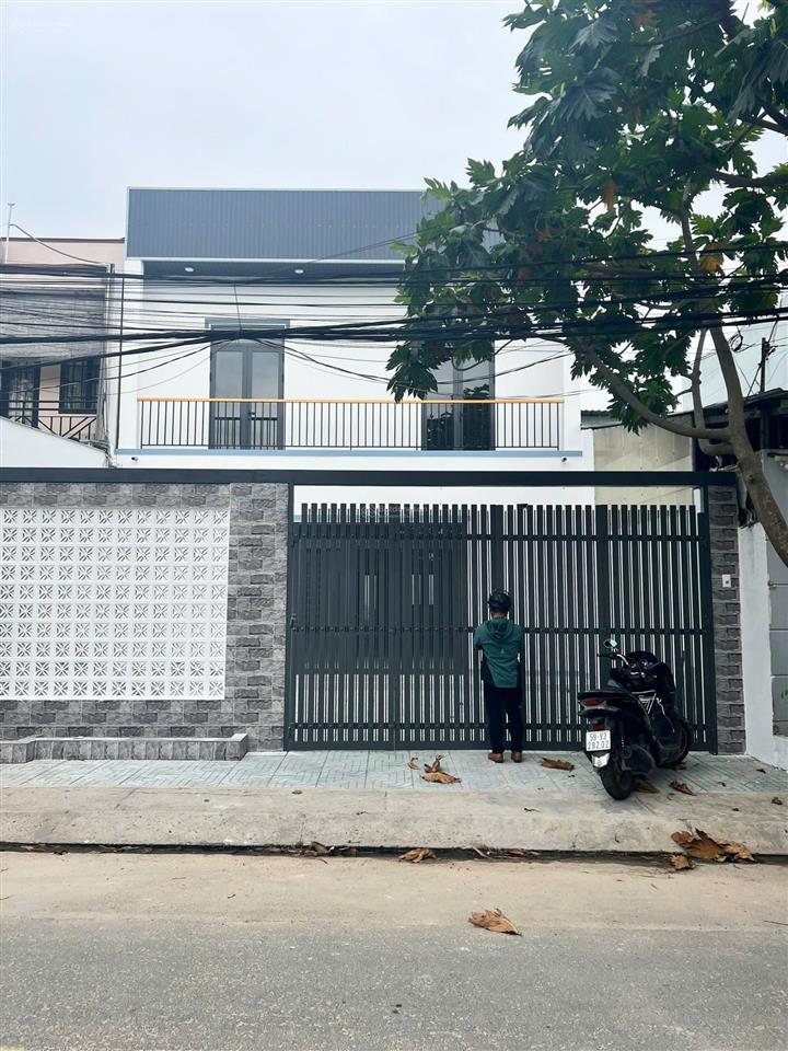 Bán xưởng dt đất 212m2. xây dựng lầu trệt 350m2 sàn. phan văn hớn, bà điểm