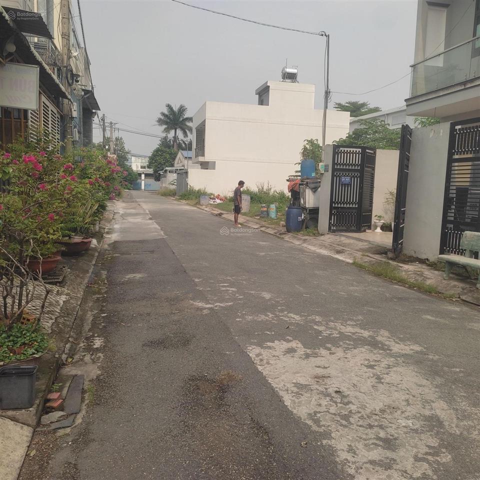 Bán xưởng dt sử dụng 400m2. đất full thổ. lê thị kim, xts hóc môn