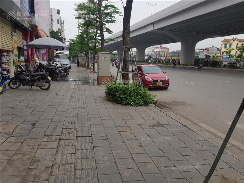 Phạm văn đồng  1 mặt phố + 1 mặt ngõ  vỉa hè đá bóng  ô tô tránh  kinh doanh đỉnh  70m2 5t tm