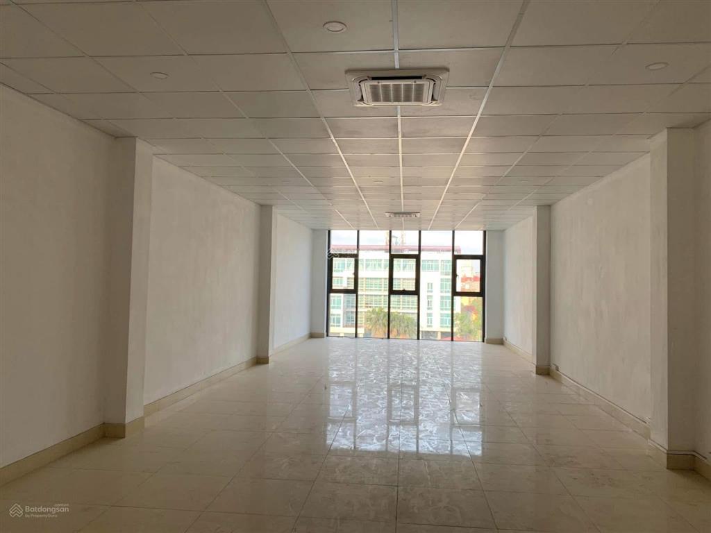 Tòa văn phòng mặt phố  vỉa hè ô tô tránh, kinh doanh  sẵn dòng tiền