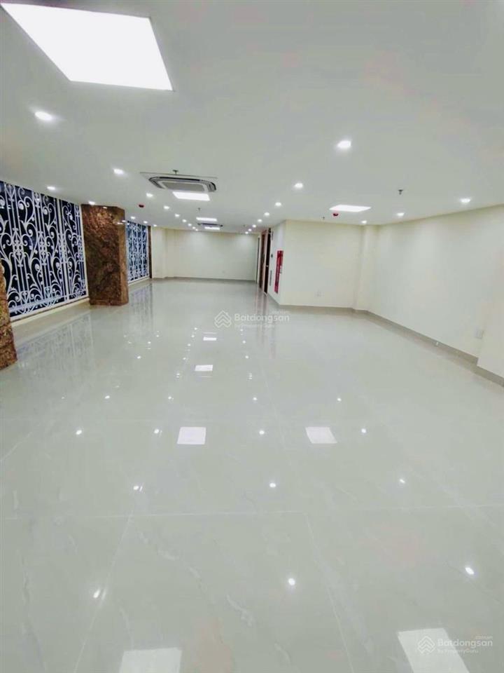 Toà văn phòng mặt phố  lô góc, vỉa hè ô tô tránh, kinh doanh  pccc, hoàn công đầy đủ