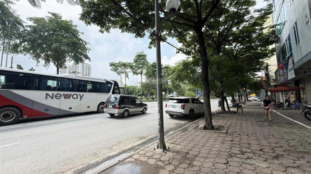 Bán đất mặt phố võ chí công  2 mặt tiền  vỉa hè rộng  mặt tiền khủng  xây toà nhà đỉnh  85m