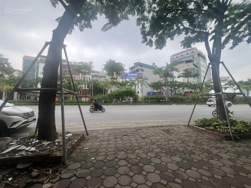 Đất vàng còn sót lại mặt phố vip  vỉa hè rộng mặt tiền khủng vị trí đắc địa 2 mặt tiền
