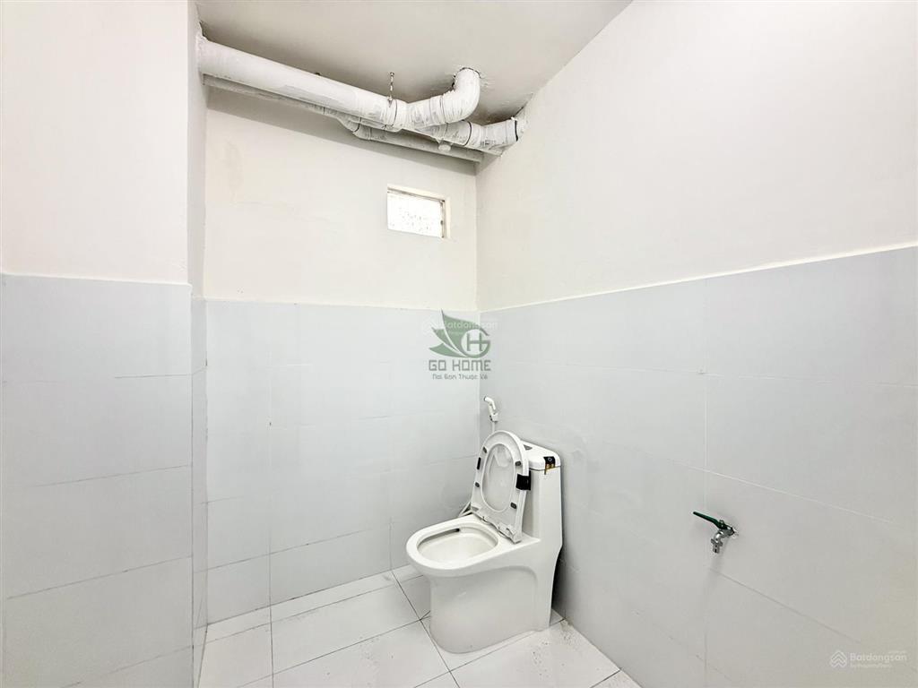 Cho thuê nhà kinh doanh 3 tầng trống 650m2 mặt tiền 23/10