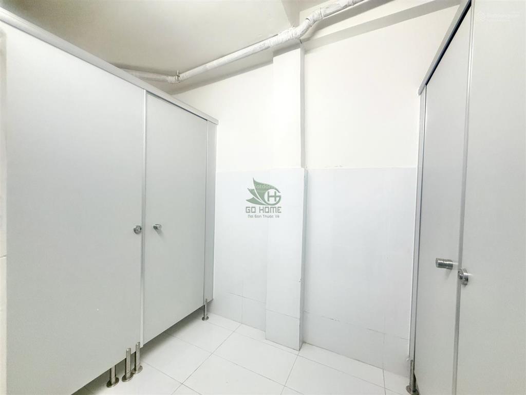 Cho thuê nhà kinh doanh 3 tầng trống 650m2 mặt tiền 23/10