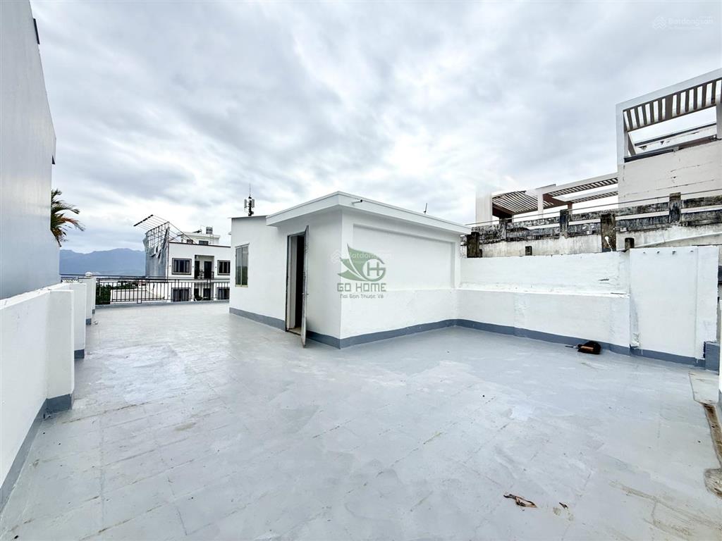 Cho thuê nhà kinh doanh 3 tầng trống 650m2 mặt tiền 23/10