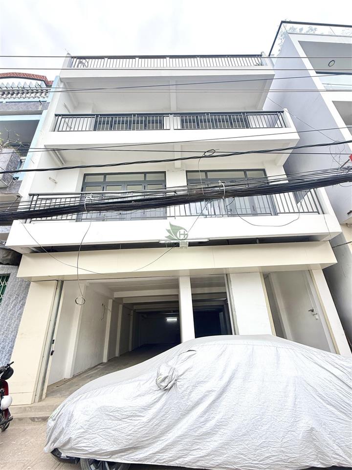 Cho thuê nhà kinh doanh 3 tầng trống 650m2 mặt tiền 23/10