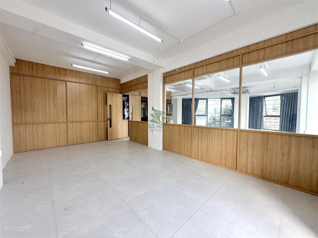 Cho thuê mặt bằng 165m2 tầng 2 có thang máy khu acc vườn xoài